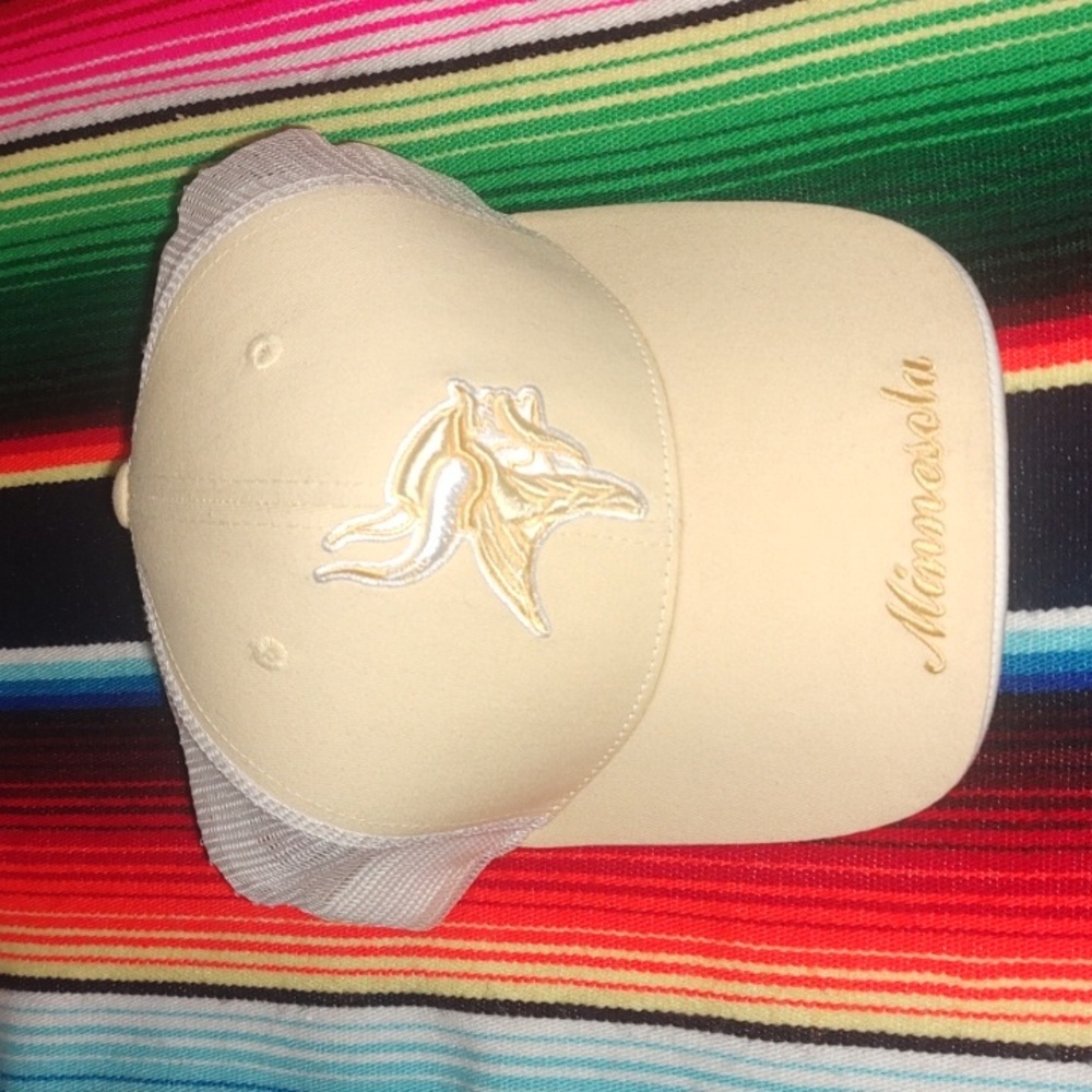 Reebok NFL Minnesota Vikings Embroidered Trucker Mesh Snapback Cream Hat Cap
